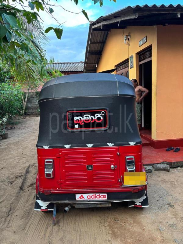 Bajaj Three Wheel 2015 - பயன்படுத்தப்பட்டது முச்சக்கர வண்டி sale in Sri Lanka - patpat.lk