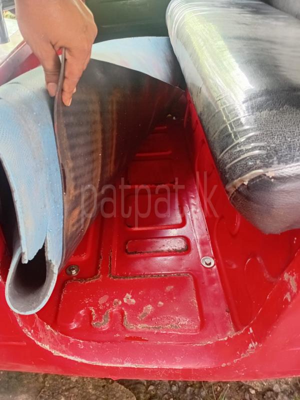Bajaj 4 stroke 2015 - பயன்படுத்தப்பட்டது முச்சக்கர வண்டி sale in Sri Lanka - patpat.lk