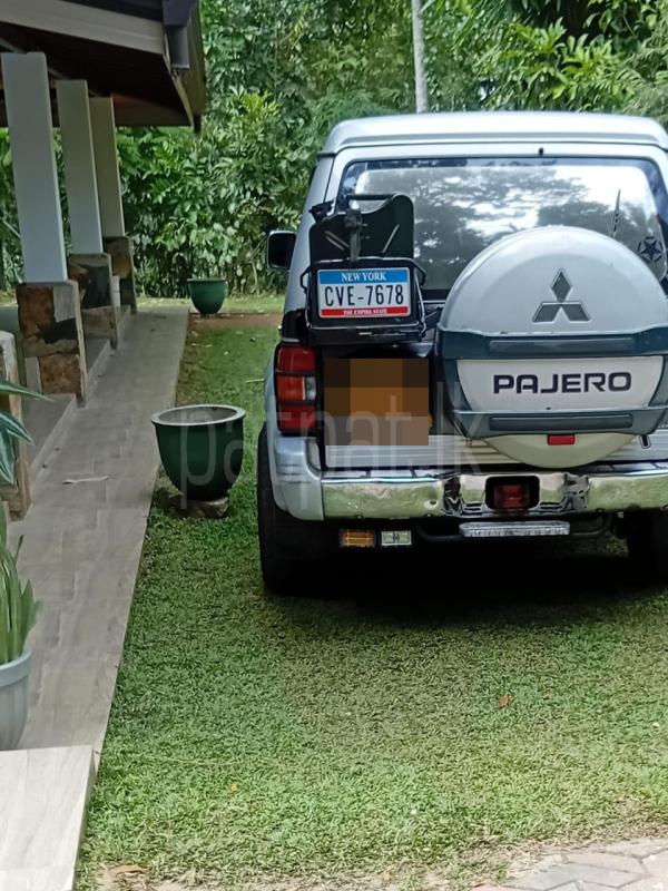 Mitsubishi Pajero 1994 - பயன்படுத்தப்பட்டது SUV sale in Sri Lanka - patpat.lk