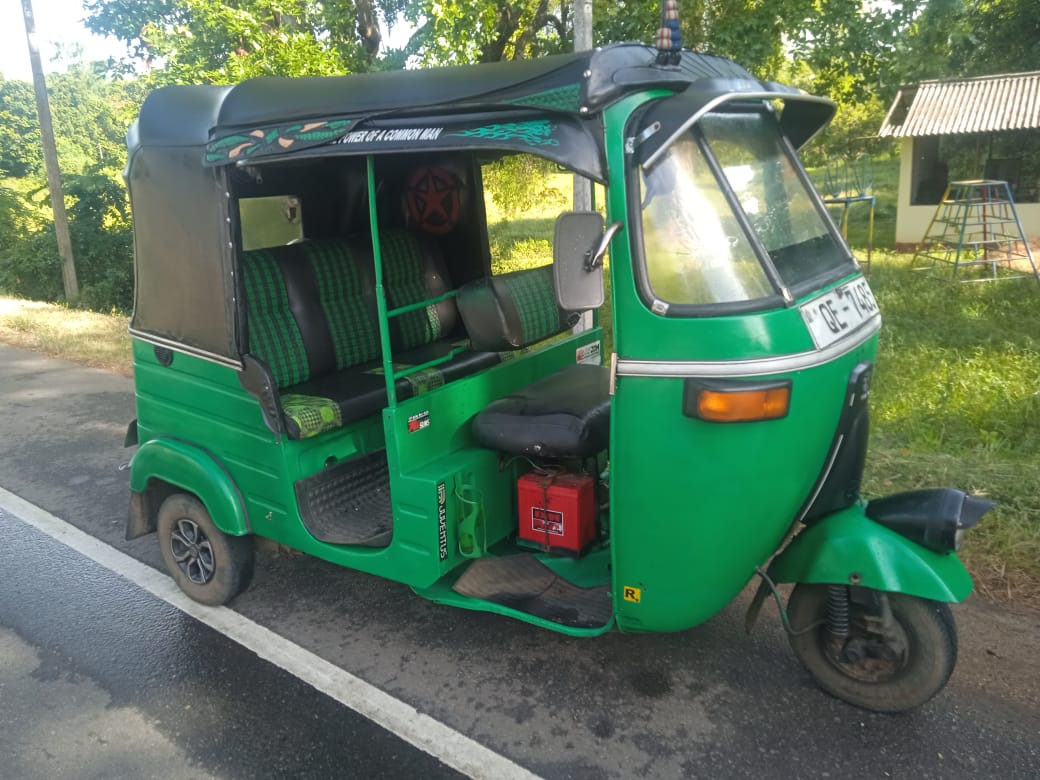 Bajaj 2 stroke 2006 - பயன்படுத்தப்பட்டது முச்சக்கர வண்டி sale in Sri Lanka - patpat.lk