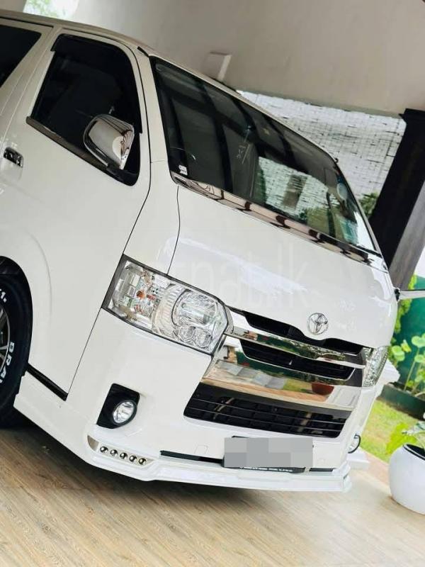 Toyota Hiace 2015 - பயன்படுத்தப்பட்டது வேன் sale in Sri Lanka - patpat.lk