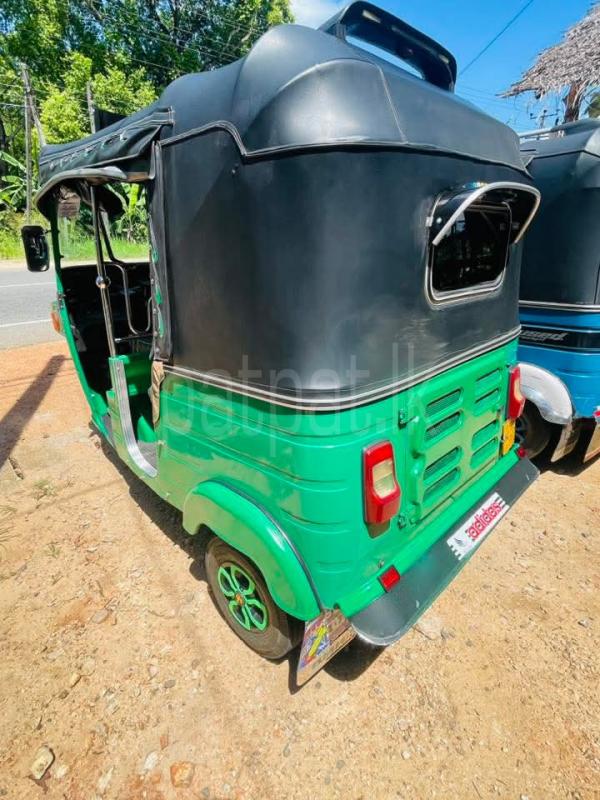 Bajaj Three Wheel 2011 - மறுசீரமைக்கப்பட்டது முச்சக்கர வண்டி sale in Sri Lanka - patpat.lk