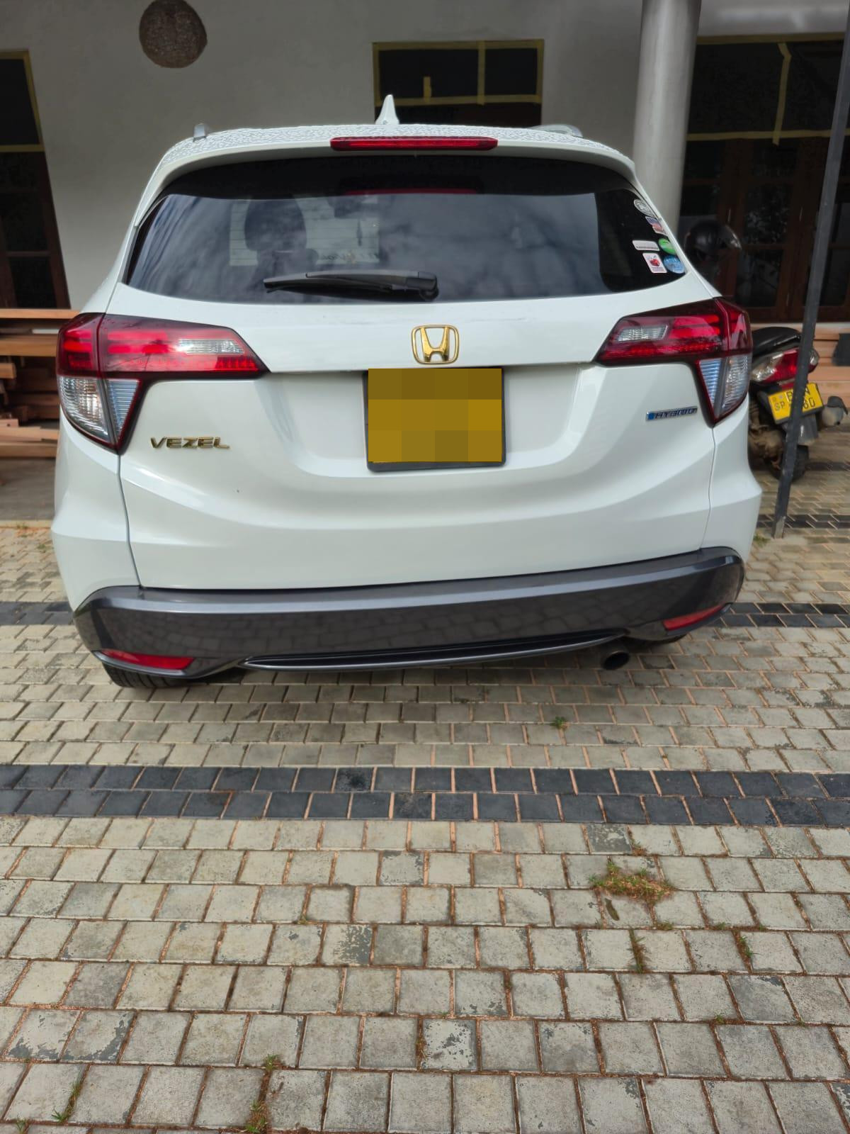 Honda Vezel 2013 - Used SUV sale in Sri Lanka - patpat.lk