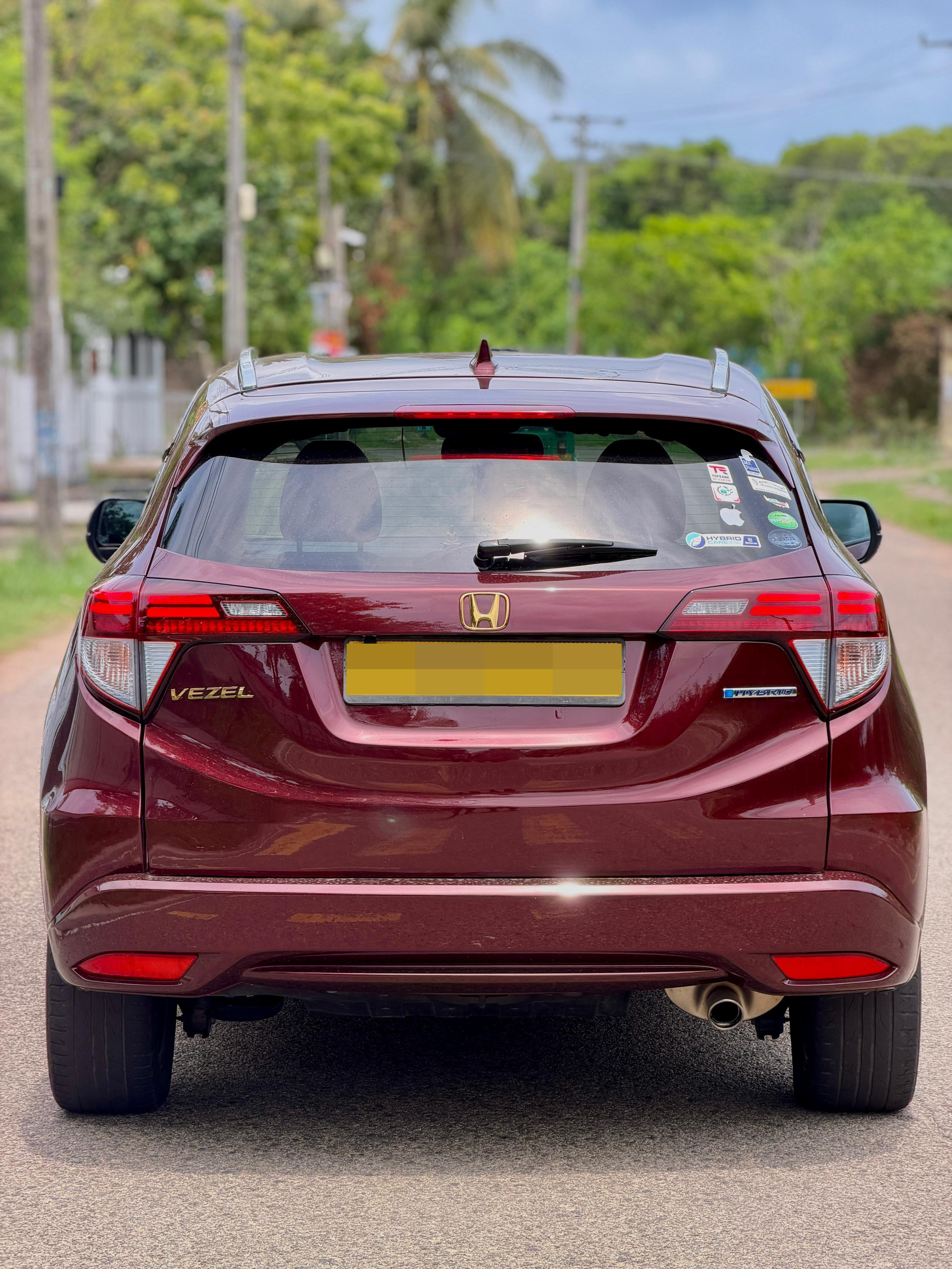 Honda Vezel 2014 - பயன்படுத்தப்பட்டது SUV sale in Sri Lanka - patpat.lk