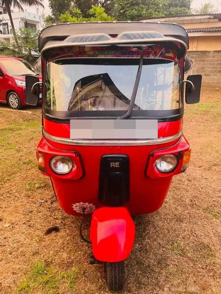 Bajaj Three Wheel 2011 ads-image-1