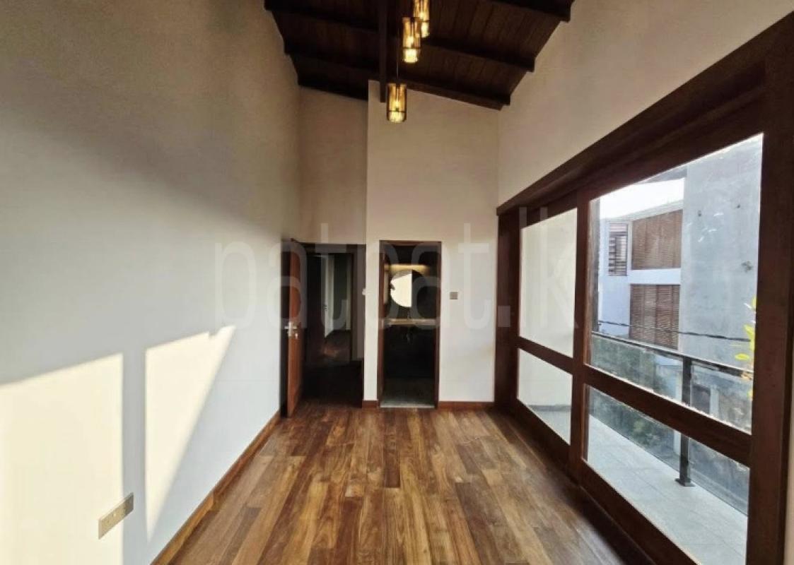 House for Sale in Talawatugoda