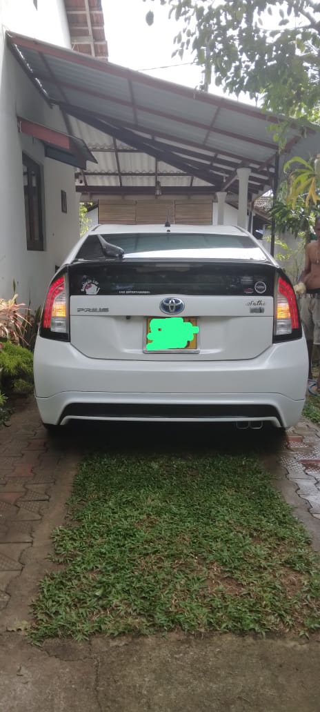 Toyota Prius 2017 - Used Car sale in Sri Lanka - patpat.lk