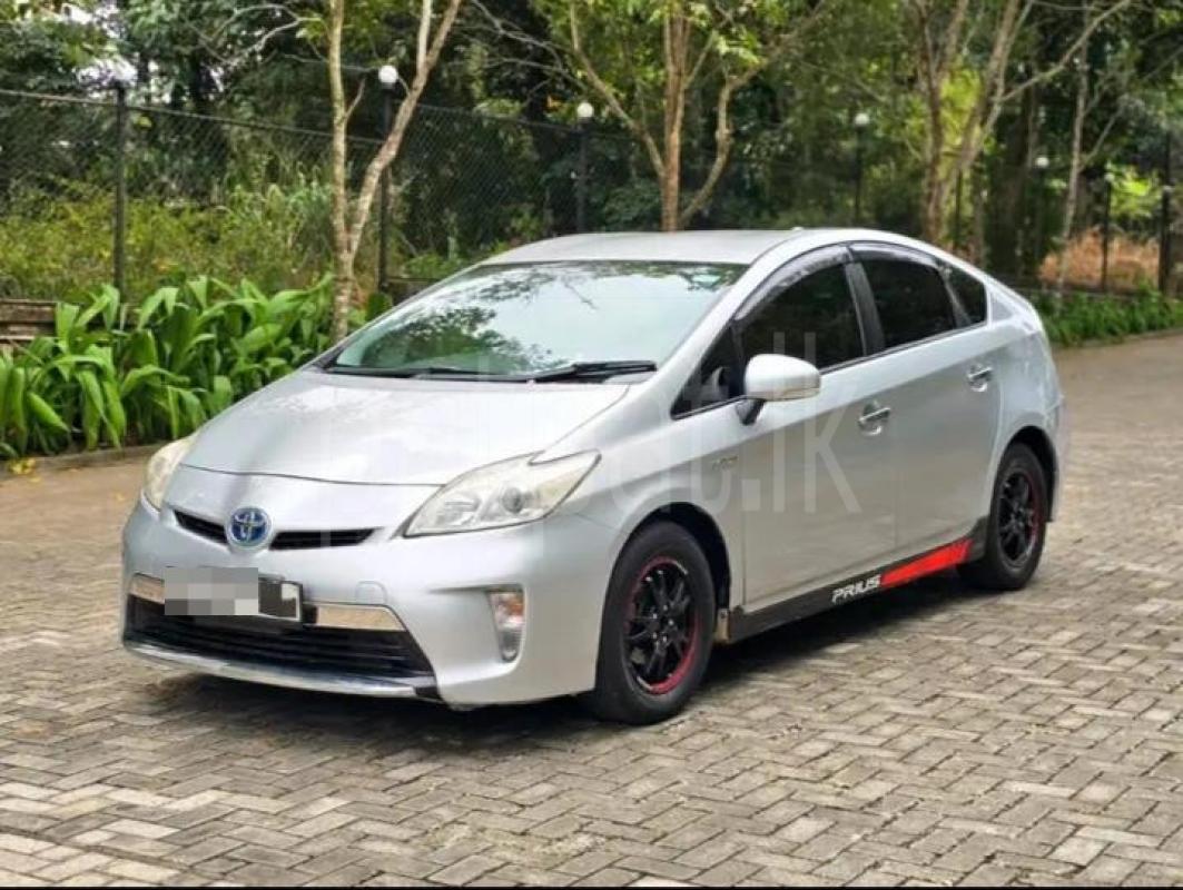 Toyota Prius 2013 - பயன்படுத்தப்பட்டது கார் sale in Sri Lanka - patpat.lk