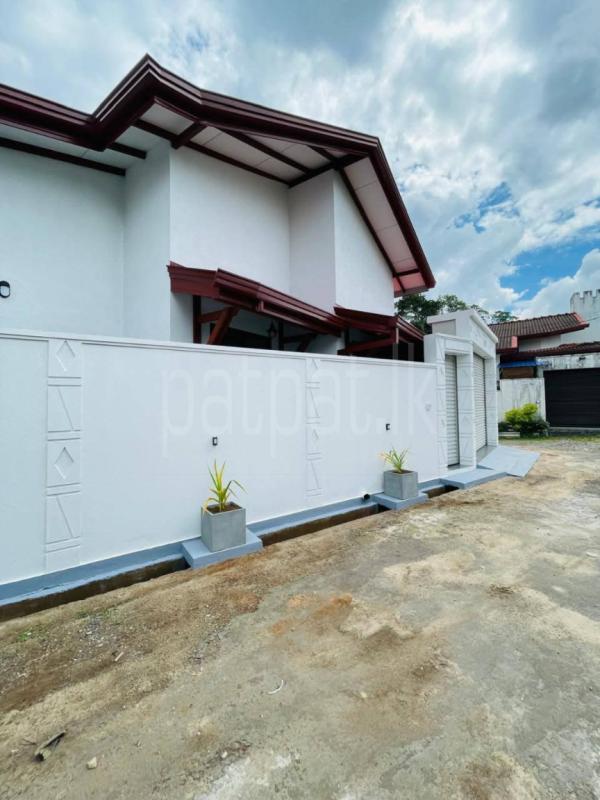 House for Sale in Athurugiriya ads-image-1