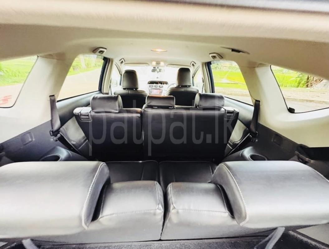 Toyota Prius Alpha 2013 - பயன்படுத்தப்பட்டது கார் sale in Sri Lanka - patpat.lk