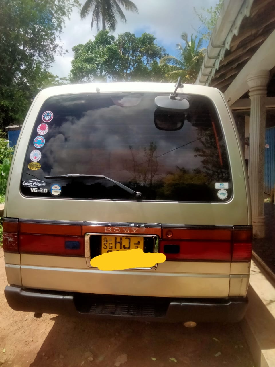 Nissan Caravan 1995 - பயன்படுத்தப்பட்டது வேன் sale in Sri Lanka - patpat.lk