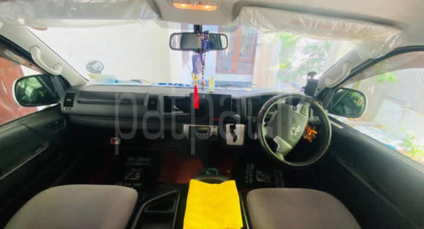 Toyota Hiace 2017 - பயன்படுத்தப்பட்டது வேன் sale in Sri Lanka - patpat.lk