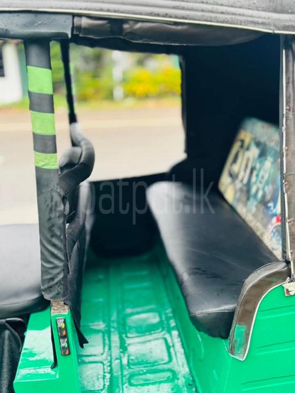 Bajaj 4 stroke 2005 - பயன்படுத்தப்பட்டது முச்சக்கர வண்டி sale in Sri Lanka - patpat.lk