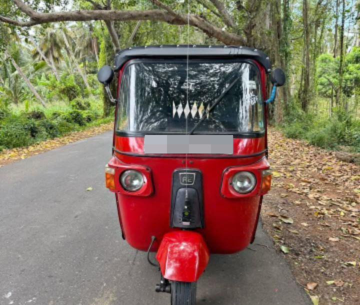 Bajaj Three Wheel 2013 - பயன்படுத்தப்பட்டது முச்சக்கர வண்டி sale in Sri Lanka - patpat.lk