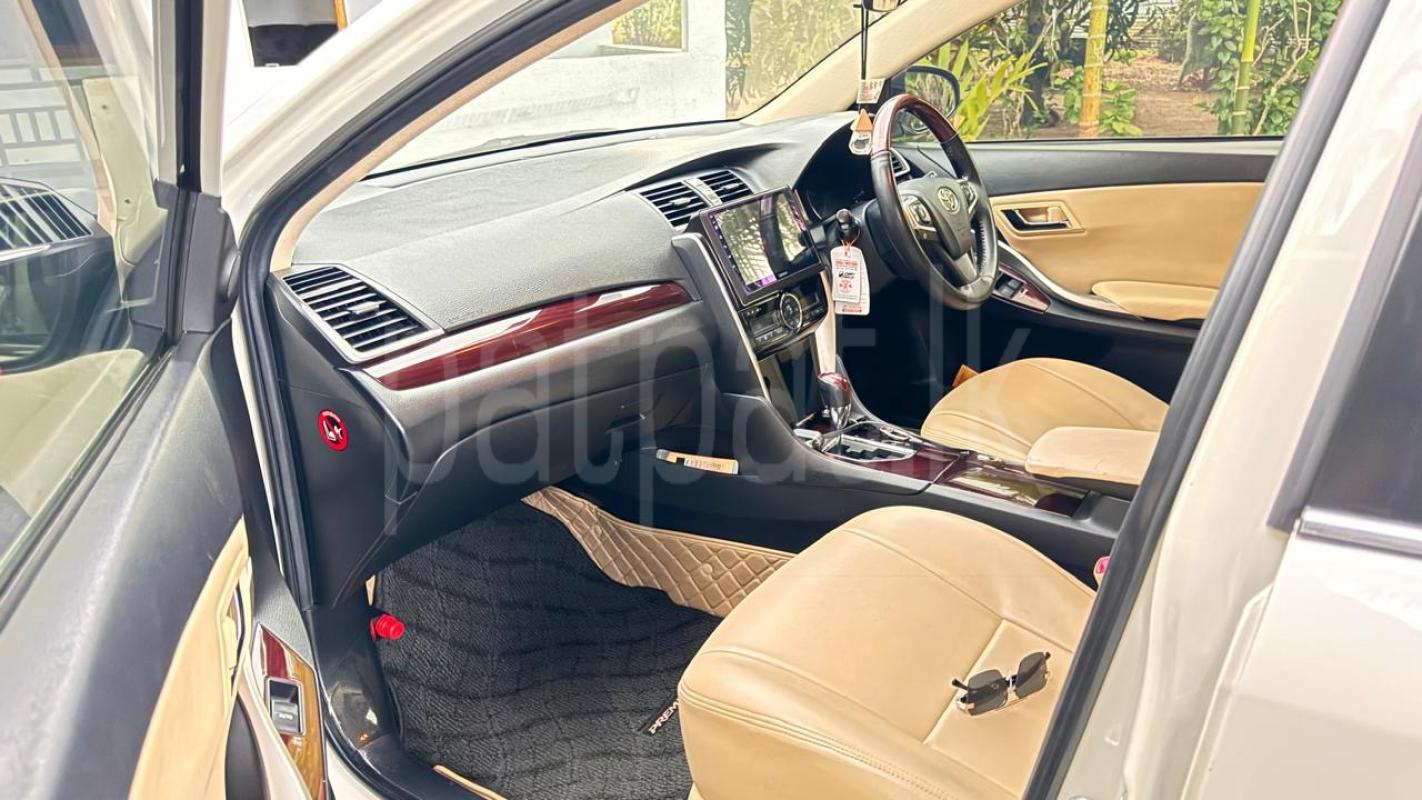 Toyota Premio 2018 - பயன்படுத்தப்பட்டது கார் sale in Sri Lanka - patpat.lk