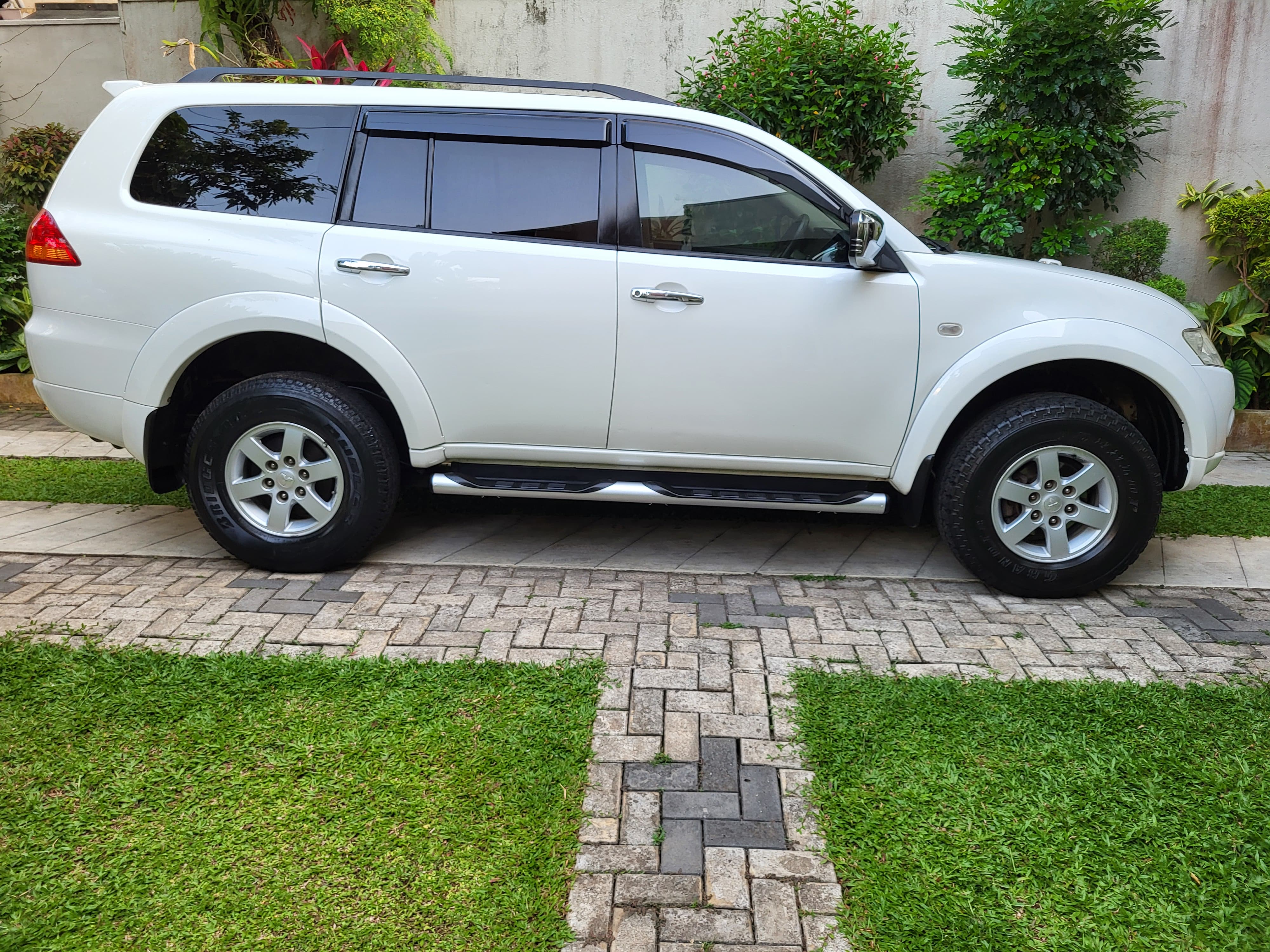 Mitsubishi Montero Sport 2012 - பயன்படுத்தப்பட்டது SUV sale in Sri Lanka - patpat.lk