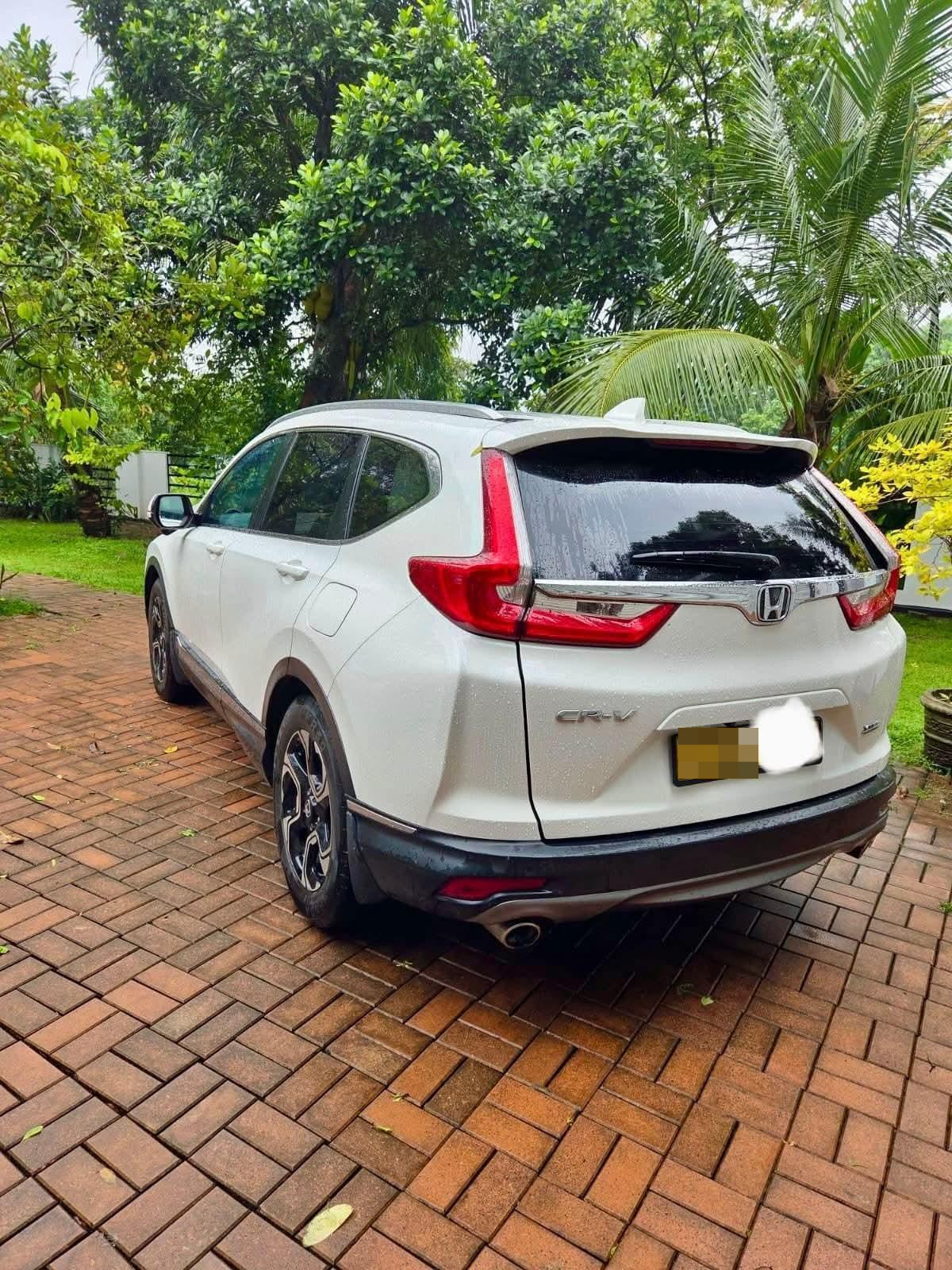 Honda CR V 2018 - பயன்படுத்தப்பட்டது SUV sale in Sri Lanka - patpat.lk
