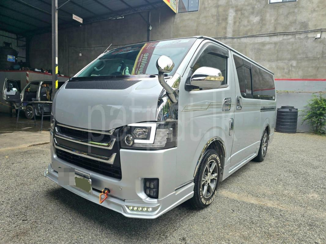 Toyota Hiace 2012 - பயன்படுத்தப்பட்டது வேன் sale in Sri Lanka - patpat.lk
