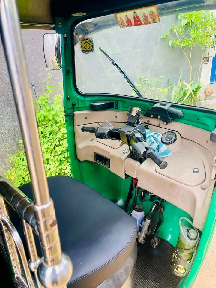 Bajaj Three Wheel 2016 - Used Three wheeler sale in Sri Lanka - patpat.lk