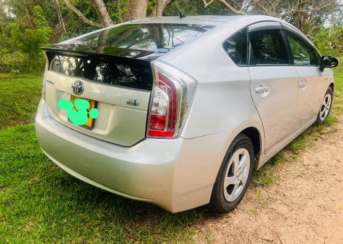 Toyota Prius 2013 - Used Car sale in Sri Lanka - patpat.lk