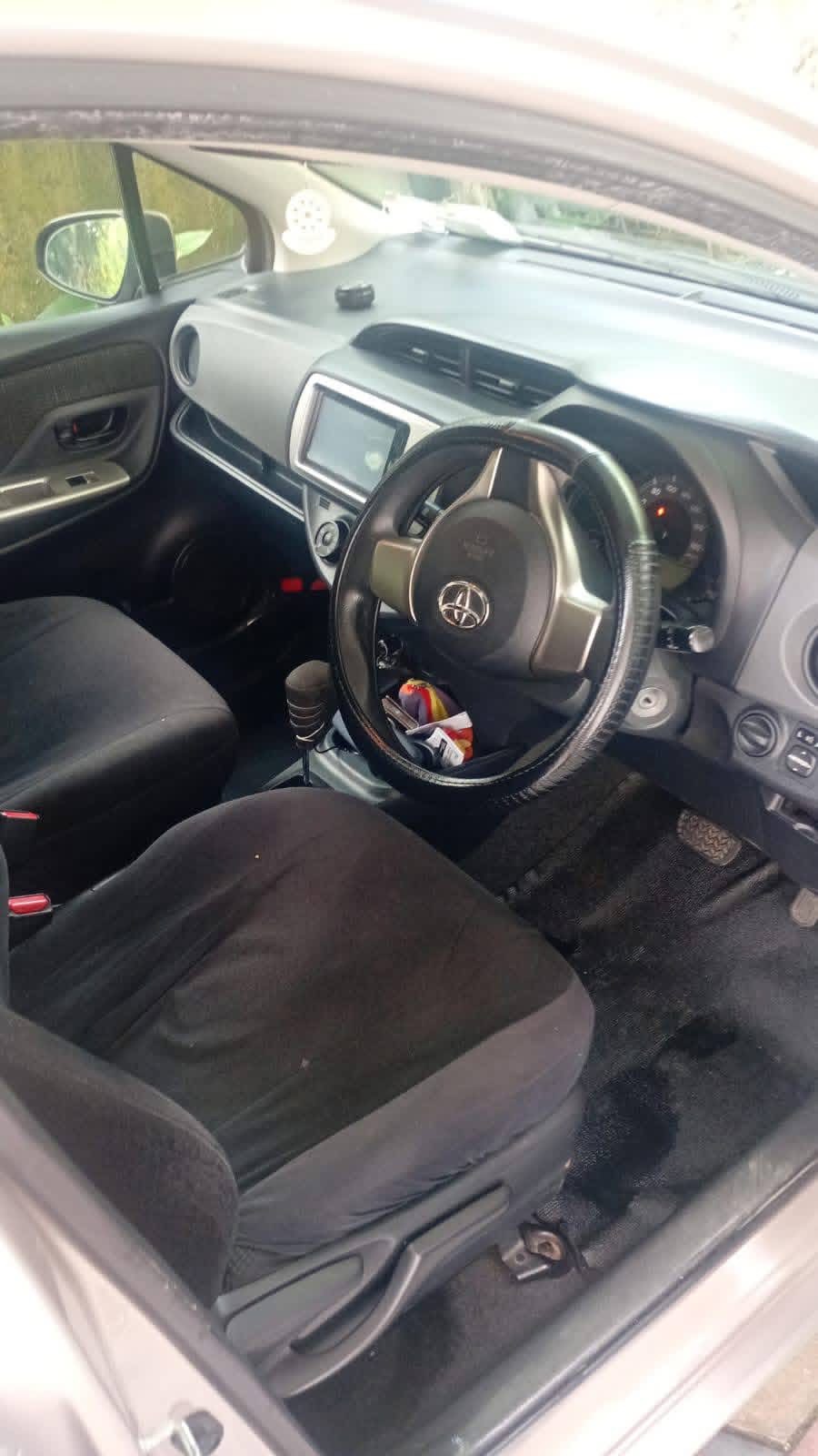 Toyota Vitz 2015 - பயன்படுத்தப்பட்டது கார் sale in Sri Lanka - patpat.lk
