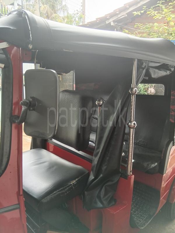 Bajaj Three Wheel 2012 - பயன்படுத்தப்பட்டது முச்சக்கர வண்டி sale in Sri Lanka - patpat.lk