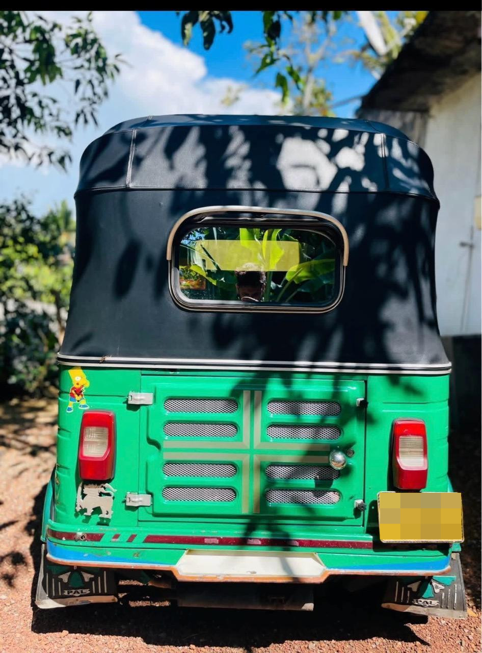 Bajaj Three Wheel 2012 - பயன்படுத்தப்பட்டது முச்சக்கர வண்டி sale in Sri Lanka - patpat.lk