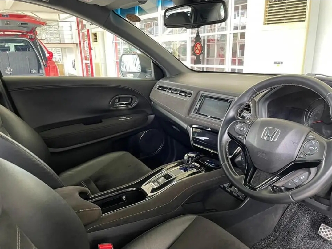 Honda Vezel 2017 - Used SUV sale in Sri Lanka - patpat.lk