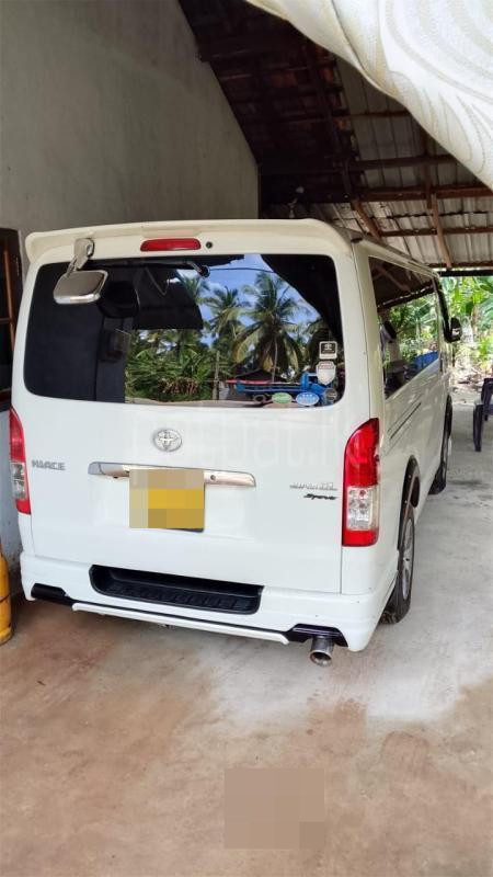 Toyota Hiace 2017 - பயன்படுத்தப்பட்டது வேன் sale in Sri Lanka - patpat.lk