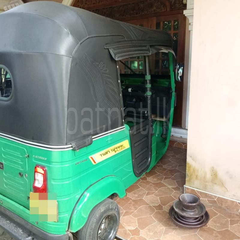 Bajaj Three Wheel 2015 - භාවිතා කරන ලද ත්‍රිරෝද රථය sale in Sri Lanka - patpat.lk