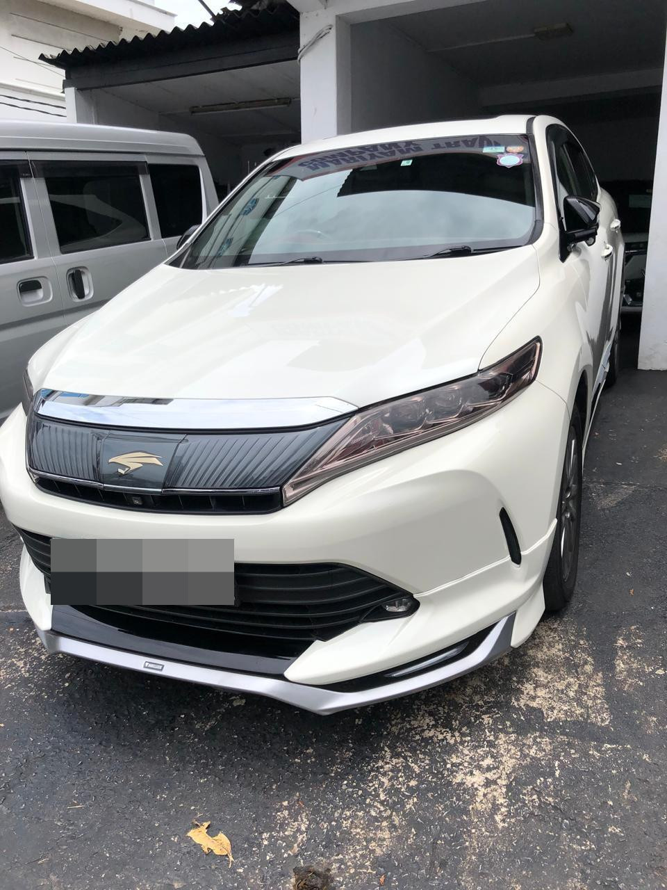 Toyota Harrier 2017 - பயன்படுத்தப்பட்டது SUV sale in Sri Lanka - patpat.lk