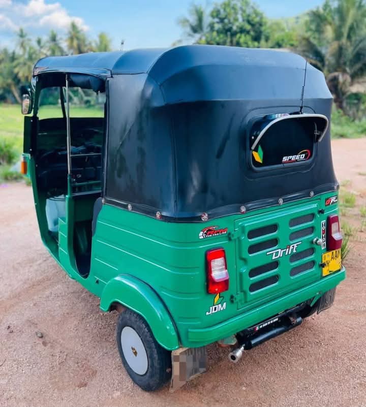 Bajaj Three Wheel 2013 - பயன்படுத்தப்பட்டது முச்சக்கர வண்டி sale in Sri Lanka - patpat.lk