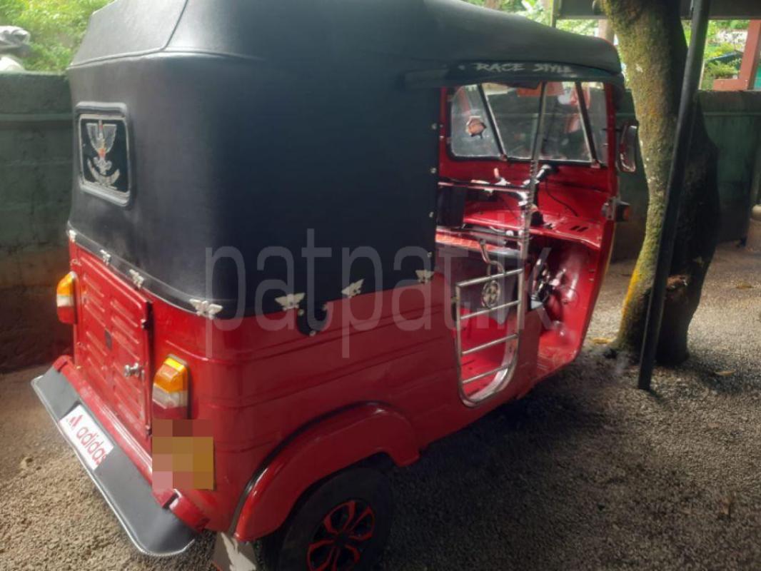 Bajaj Three Wheel 2006 - பயன்படுத்தப்பட்டது முச்சக்கர வண்டி sale in Sri Lanka - patpat.lk
