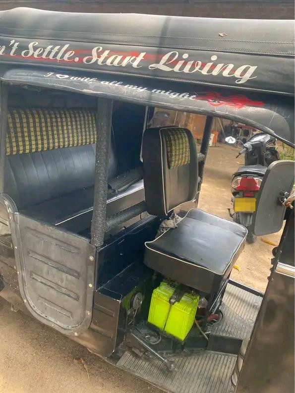 Bajaj Three Wheel 2014 - භාවිතා කරන ලද ත්‍රිරෝද රථය sale in Sri Lanka - patpat.lk