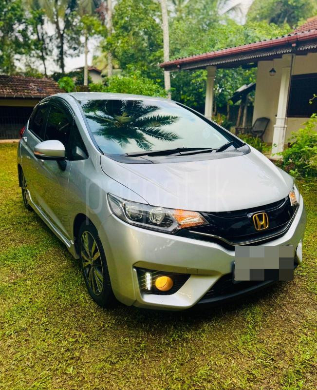 Honda Fit 2013 - மறுசீரமைக்கப்பட்டது கார் sale in Sri Lanka - patpat.lk