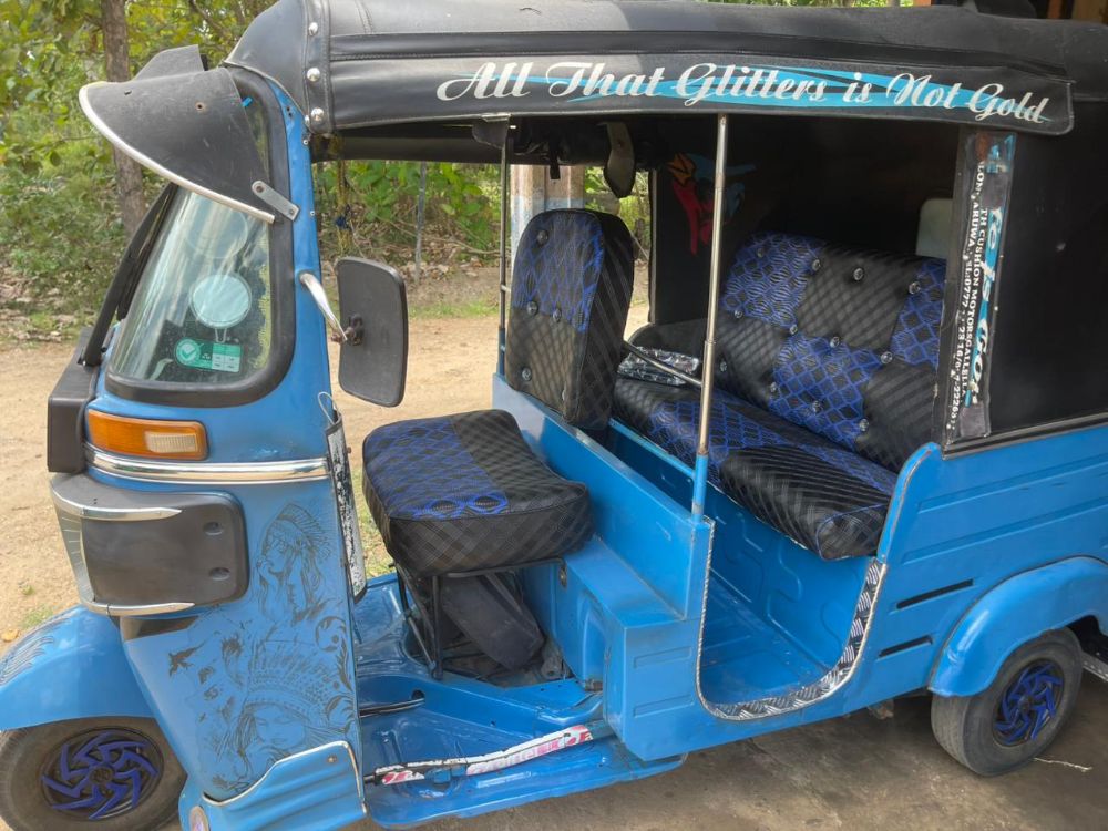Bajaj Three Wheel 2014 - Reconditioned Three wheeler sale in Sri Lanka - patpat.lk