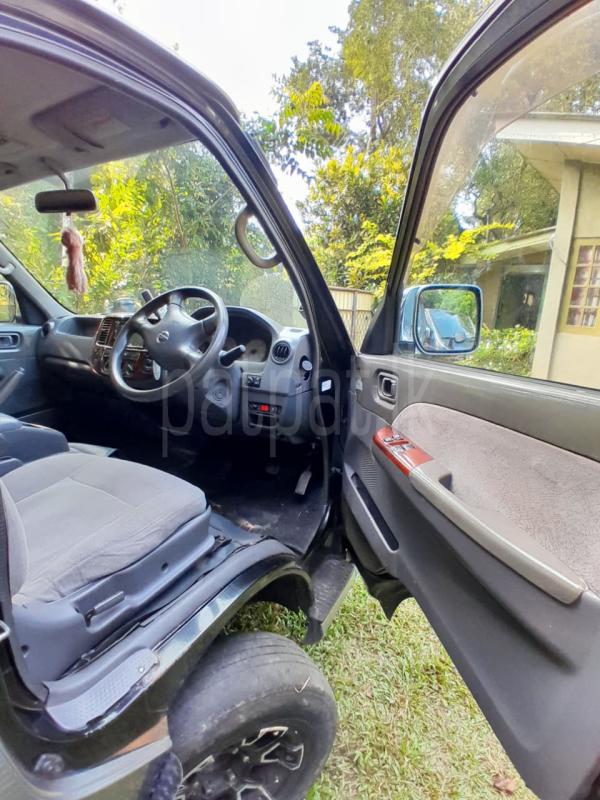 Nissan E25 2006 - Used Van sale in Sri Lanka - patpat.lk