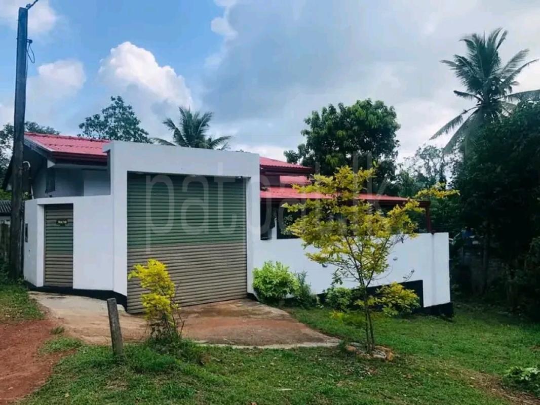 House for Sale in Bandaragama ads-image-1