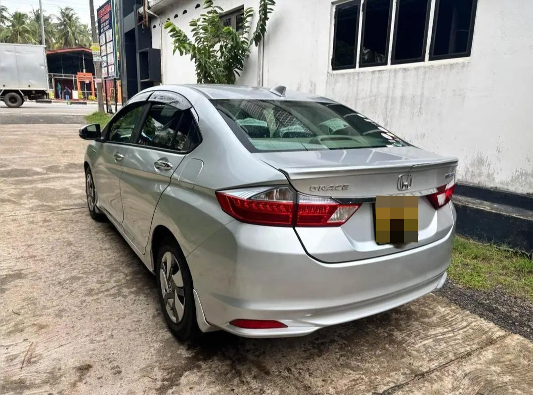 Honda Grace 2017 - பயன்படுத்தப்பட்டது கார் sale in Sri Lanka - patpat.lk