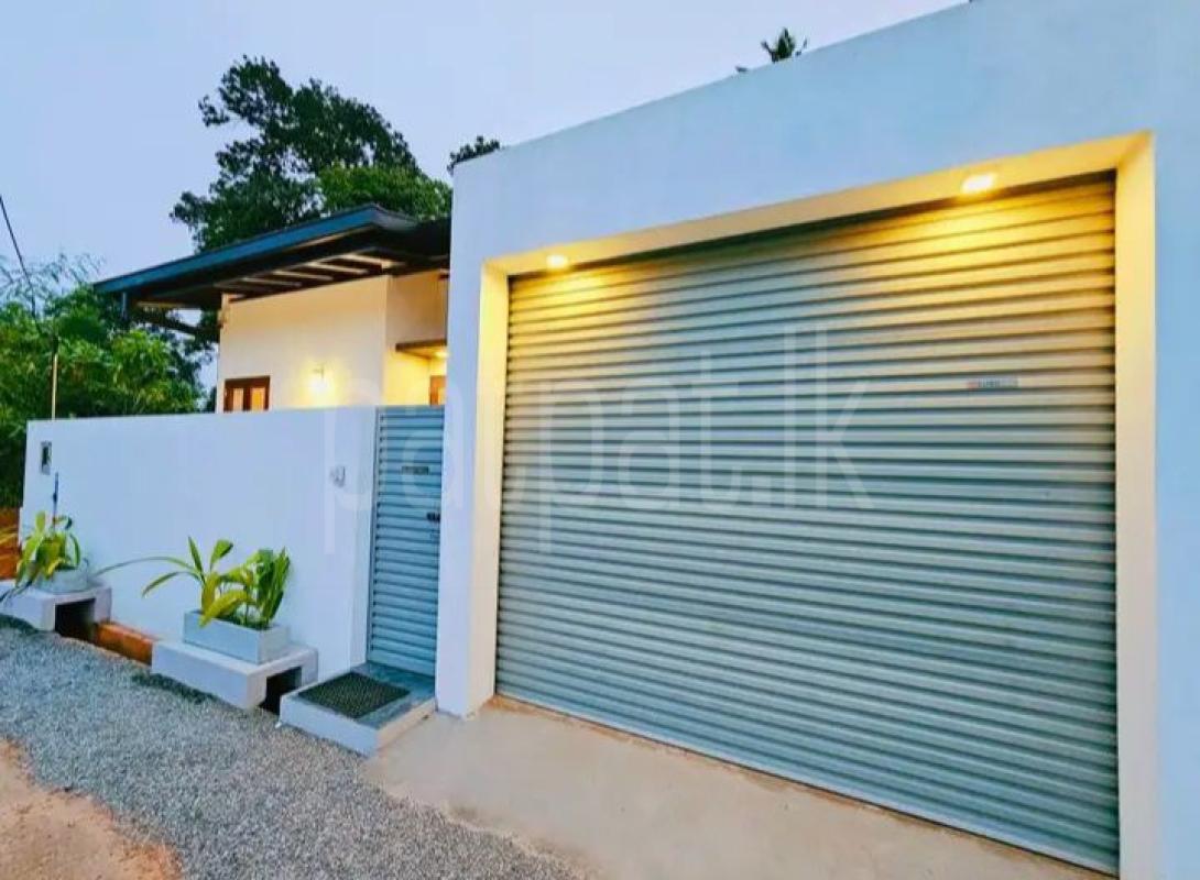 House for Sale in Athurugiriya ads-image-1