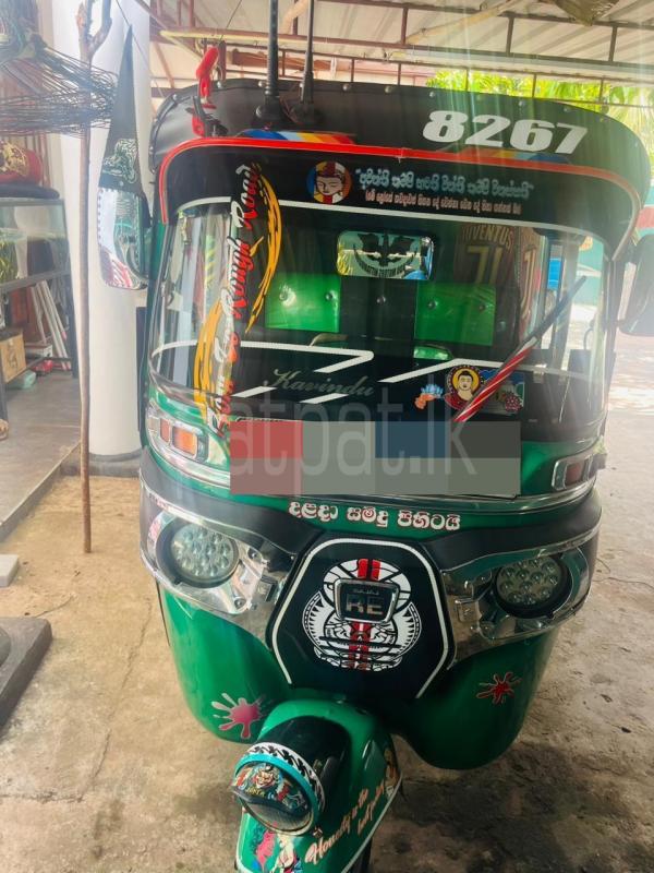 Bajaj 4 stroke 2015 - பயன்படுத்தப்பட்டது முச்சக்கர வண்டி sale in Sri Lanka - patpat.lk