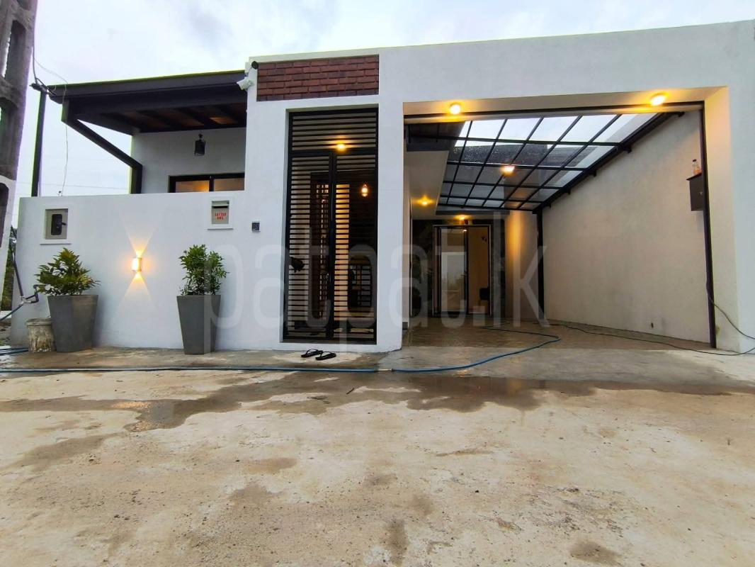 House for Sale in Athurugiriya