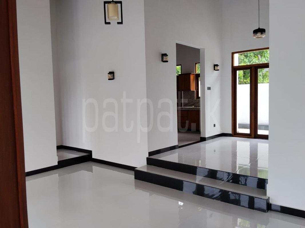 House for Sale in Athurugiriya
