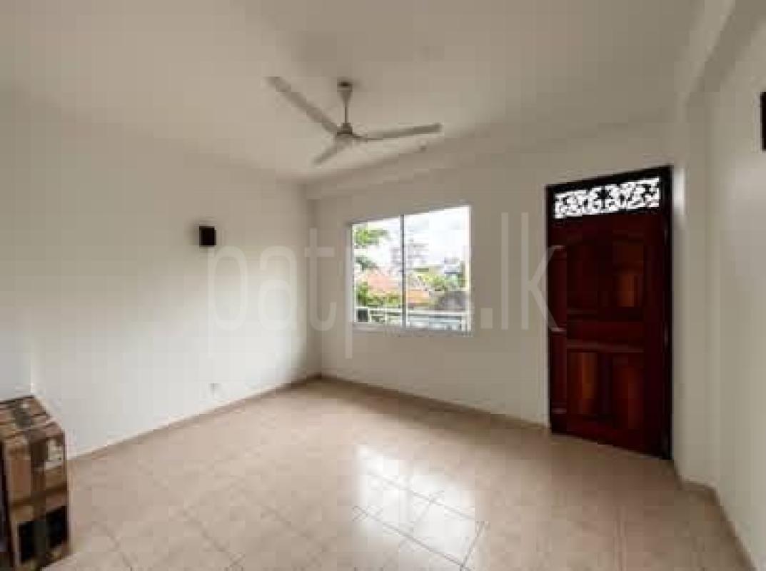 Unfurnished Apartment for Sale in Wellawatta (Colombo 06)