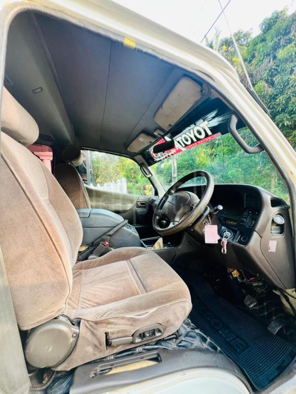 Toyota Hiace 1994 - பயன்படுத்தப்பட்டது வேன் sale in Sri Lanka - patpat.lk