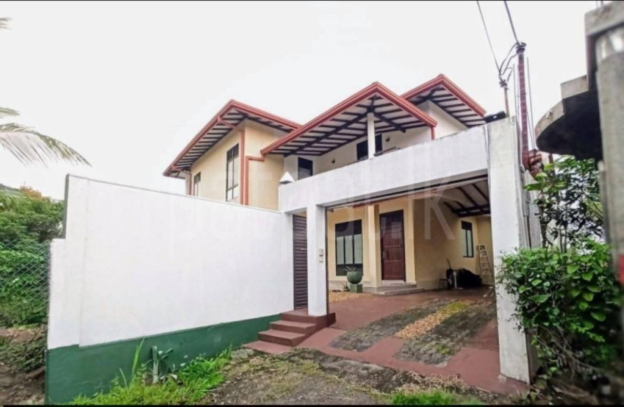 House for Sale in Kahathuduwa ads-image-1