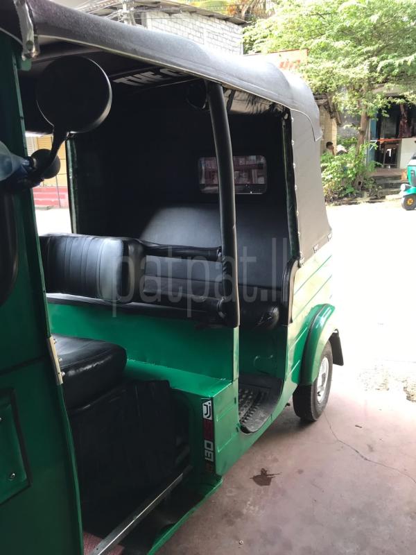 Bajaj 2 stroke 2010 - பயன்படுத்தப்பட்டது முச்சக்கர வண்டி sale in Sri Lanka - patpat.lk