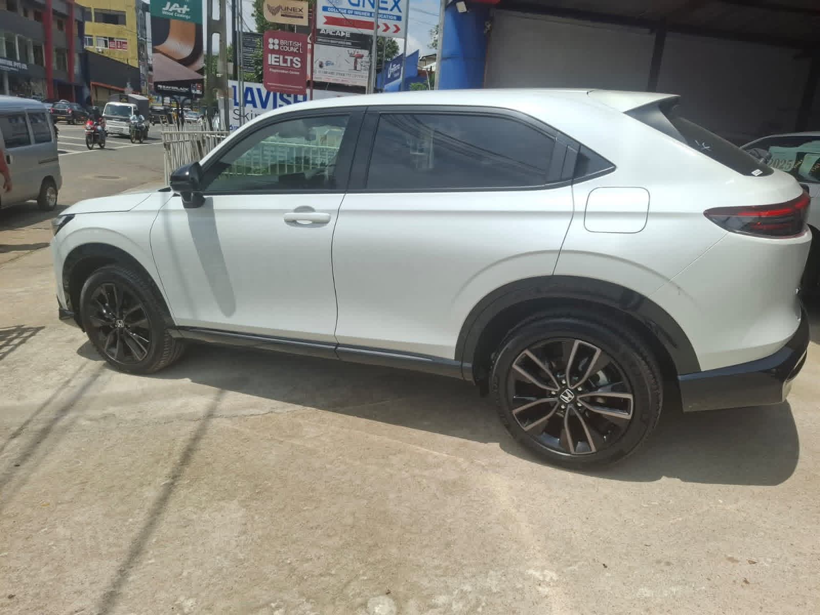 Honda Vezel 2025 - சான்றளிக்கப்பட்டது SUV sale in Sri Lanka - patpat.lk