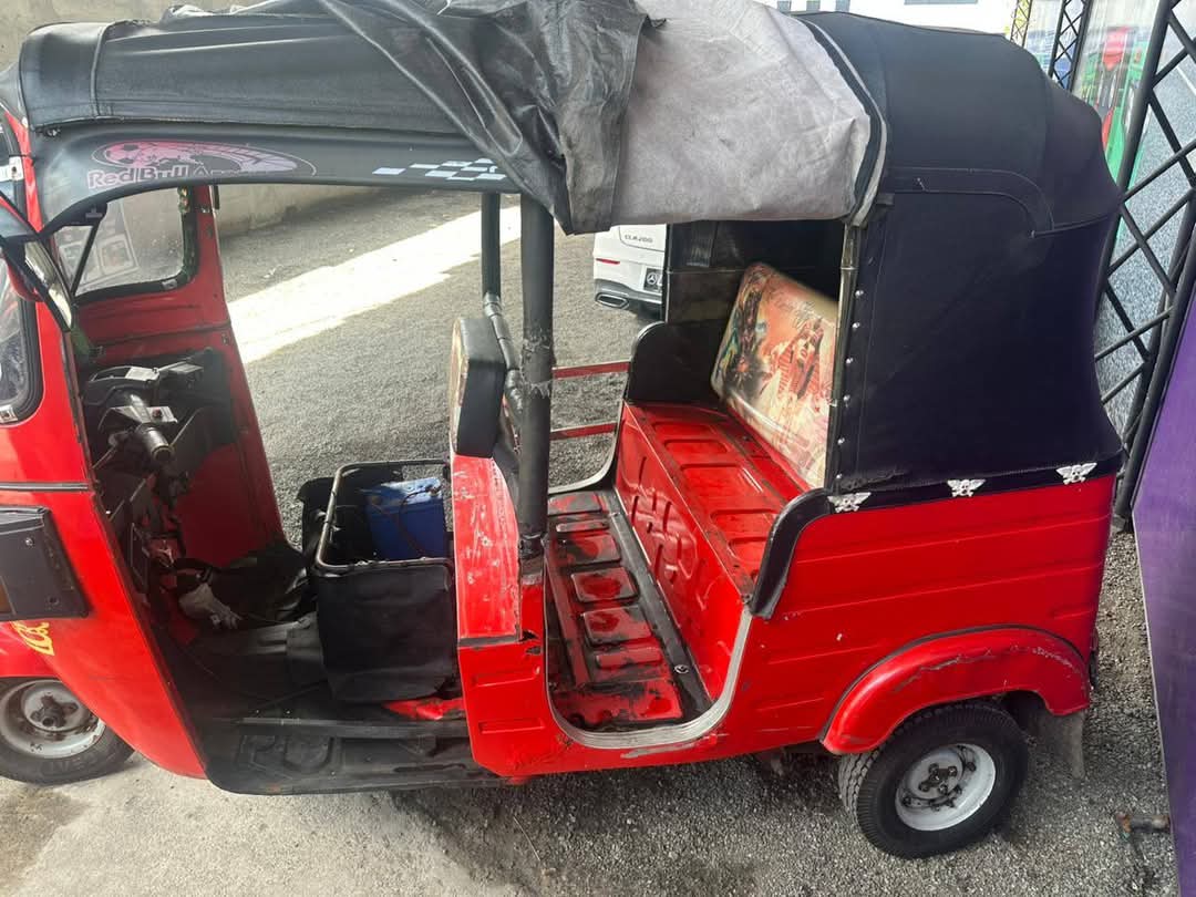 Bajaj 4 stroke 2010 - பயன்படுத்தப்பட்டது முச்சக்கர வண்டி sale in Sri Lanka - patpat.lk