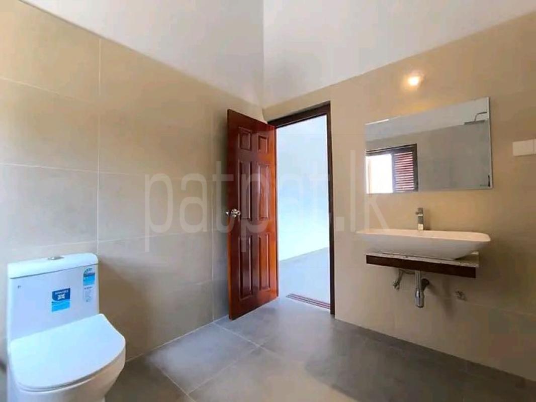 House for Sale in Athurugiriya